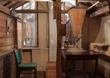 წისქვილი ყოფილი პავლოვის ქუჩაზე - ნიკა ქუთათელაძის „ბინის ინსტალაცია“