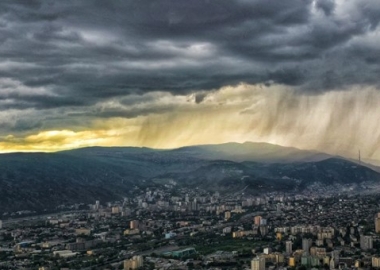 12 მაისის წვიმა და სეტყვა თბილისის თავზე - დღის ფოტო