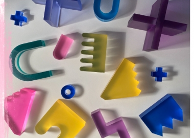 დიზაინი და არტ-ობიექტები სტუდია "ტრიკოლორისგან'